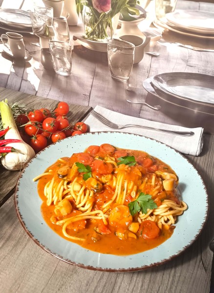 Frutti di mare in pikanter Tomatensoße